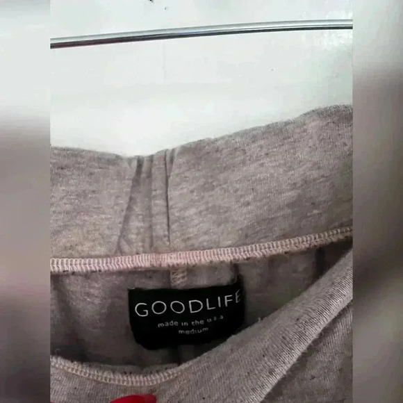 GOODLIFE SLIMFIT SCALLOP MICRO TERRY SHORTS SIZE M - Picture 2 of 5